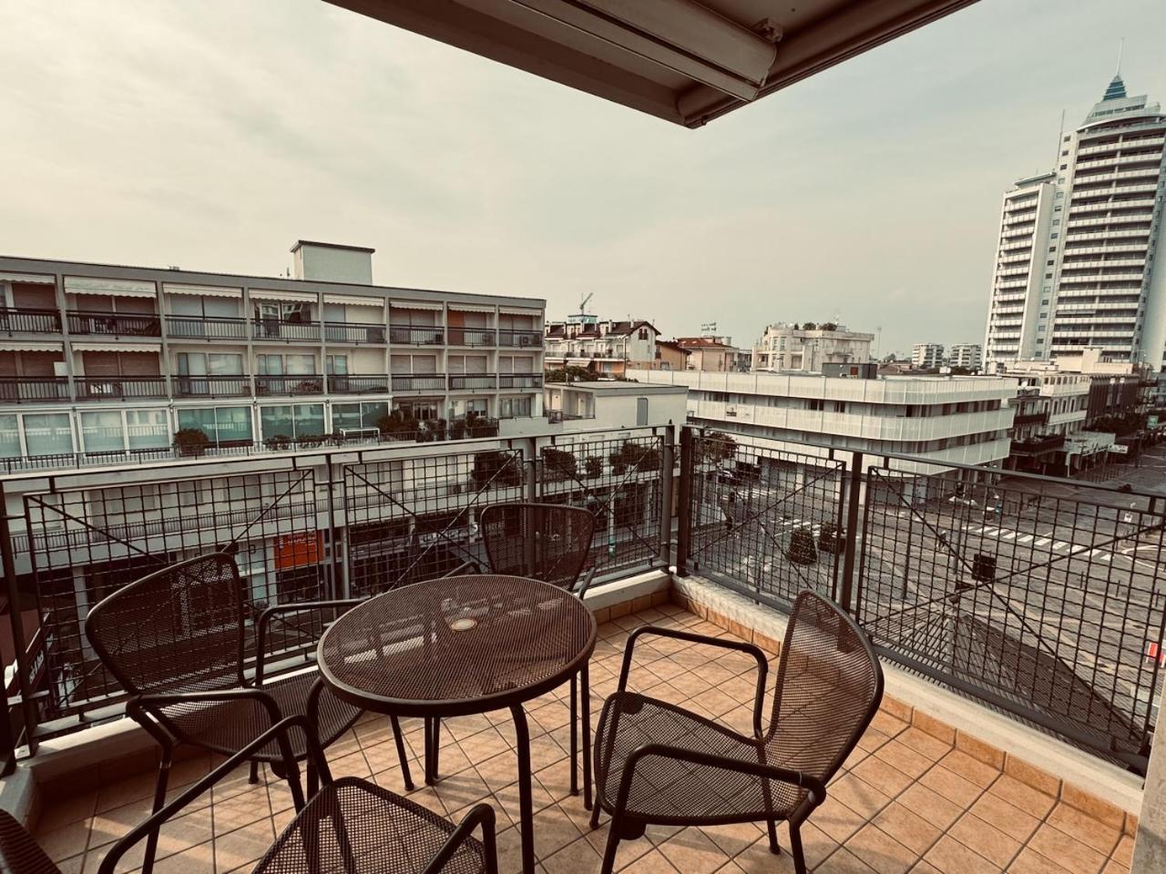 Apartamento Marconi Deluxe Lido di Jesolo Exterior foto